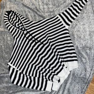 stripped cardigan pull over light weight still warm, medium but runs larger